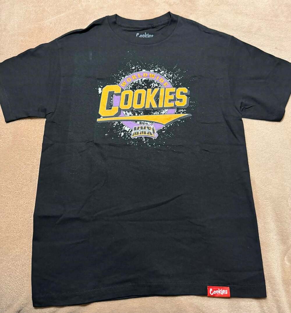 NWOT - Cookies Worldwide Graphic T-Shirt Black Size M